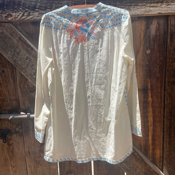 NWT Embroidered White and Blue Women's Tunic - Picture 4 of 8